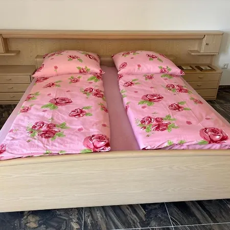 Antonella * סטאריגרד-פקלניצה